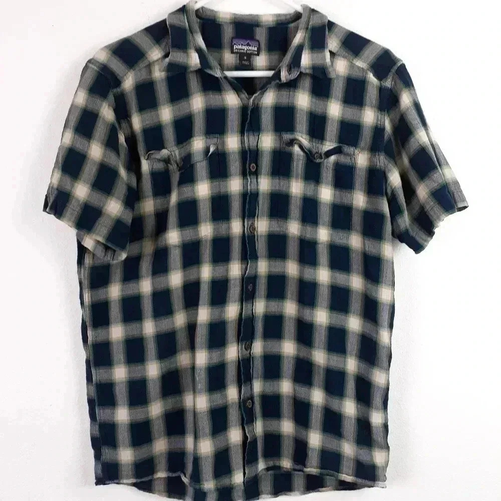 Patagonia Button down Size Medium EUC